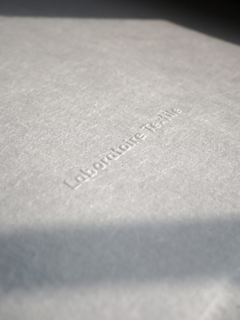 Laboratoire Textile - Logo embossé