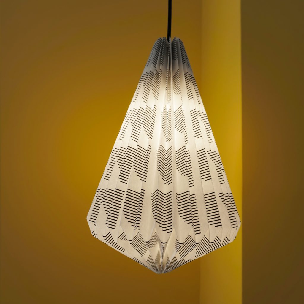 Laboratoire Textile - Lampe N135 motif Écailles